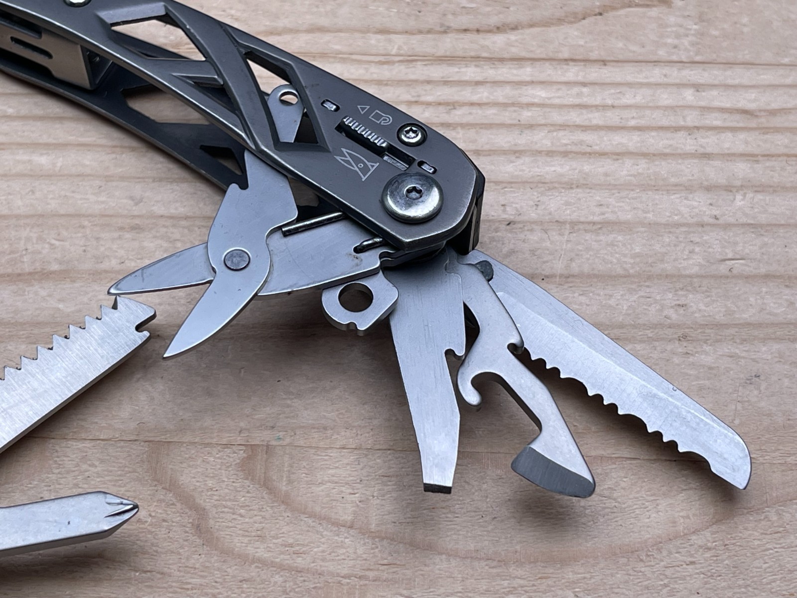 Gerber Suspension Gray Multi-Tool Plier Knife Scissors with Nylon Sheath