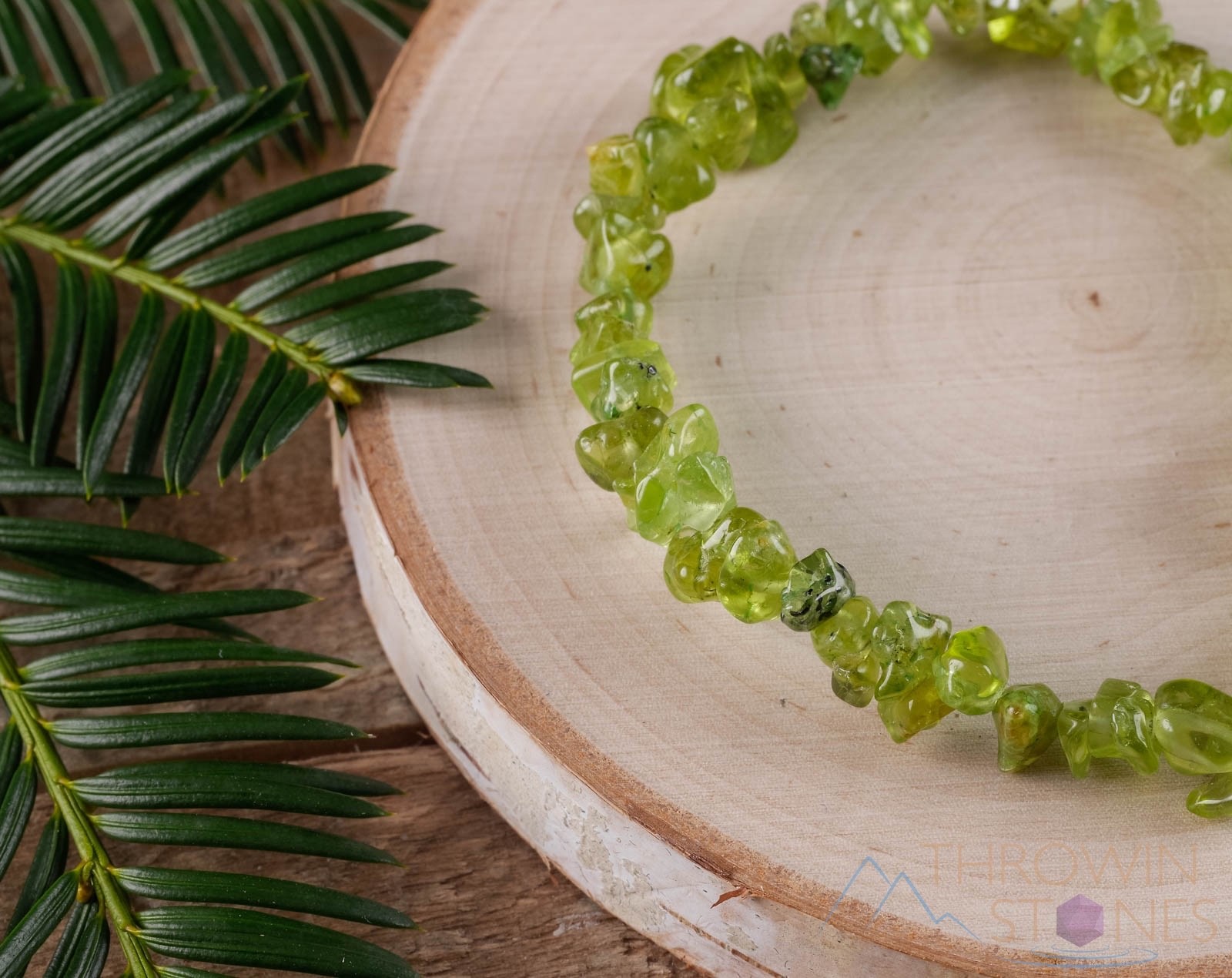 PERIDOT Crystal Bracelet - Chip Beads, Beaded Birthstone Handmade Jewelry, E0646