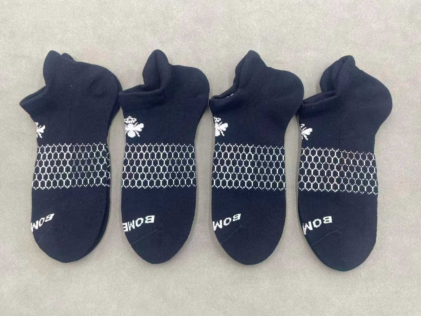 4 Pairs Bombas Women's Solid Ankle Socks Size Medium 8-10.5 Black