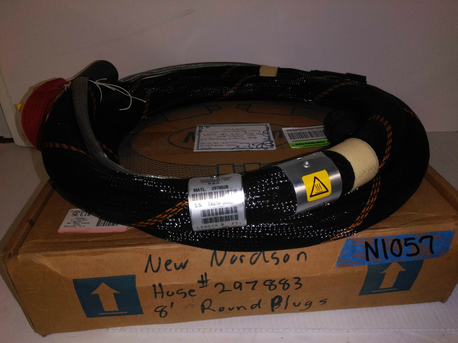 New Nordson 8' Hot Melt Adhesive Hose Model# 297883B, Round Plug