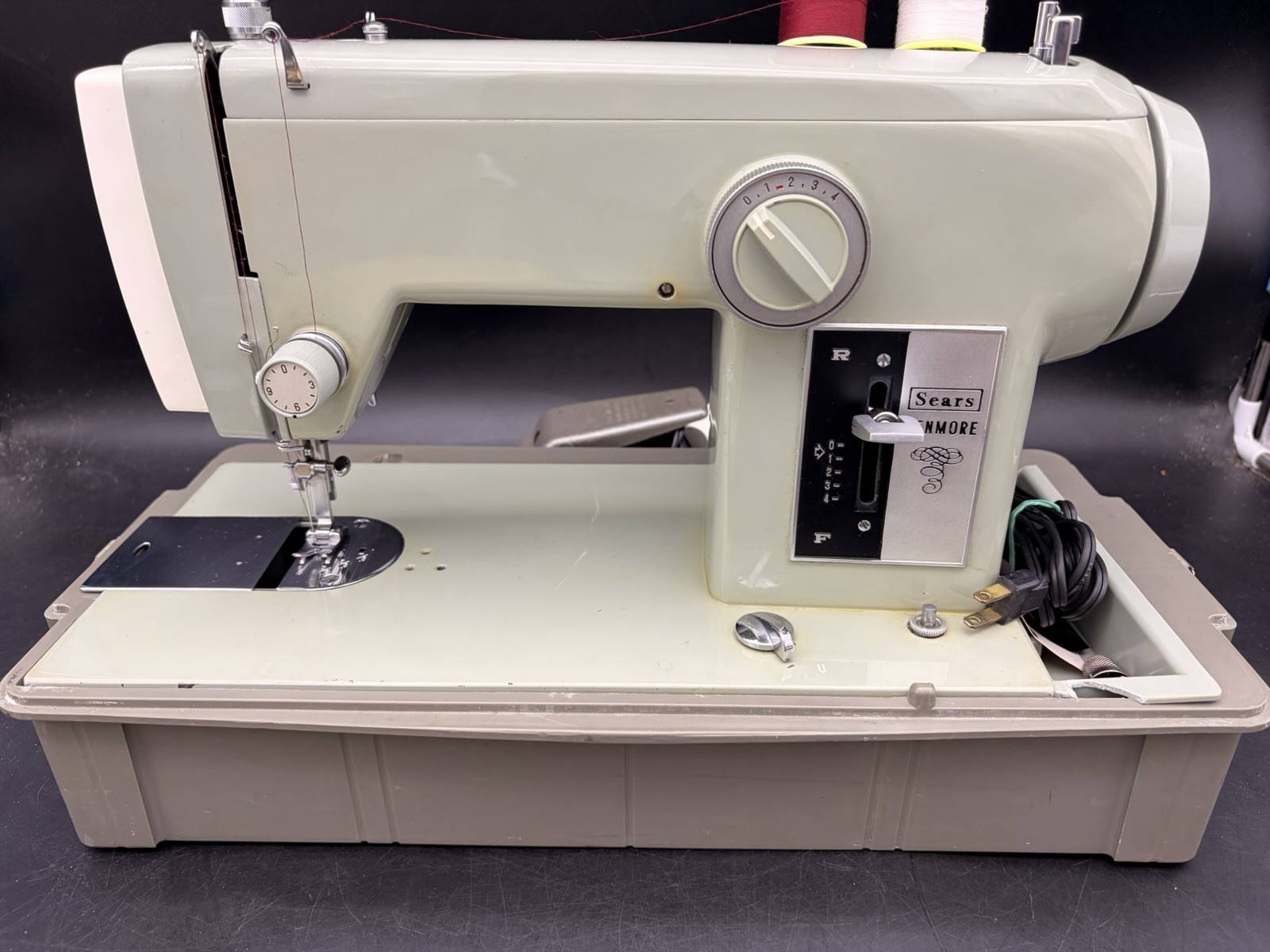 VINTAGE 1960’s Sears Kenmore Sewing Machine 158-130 with CaseTESTED WORKS GREAT