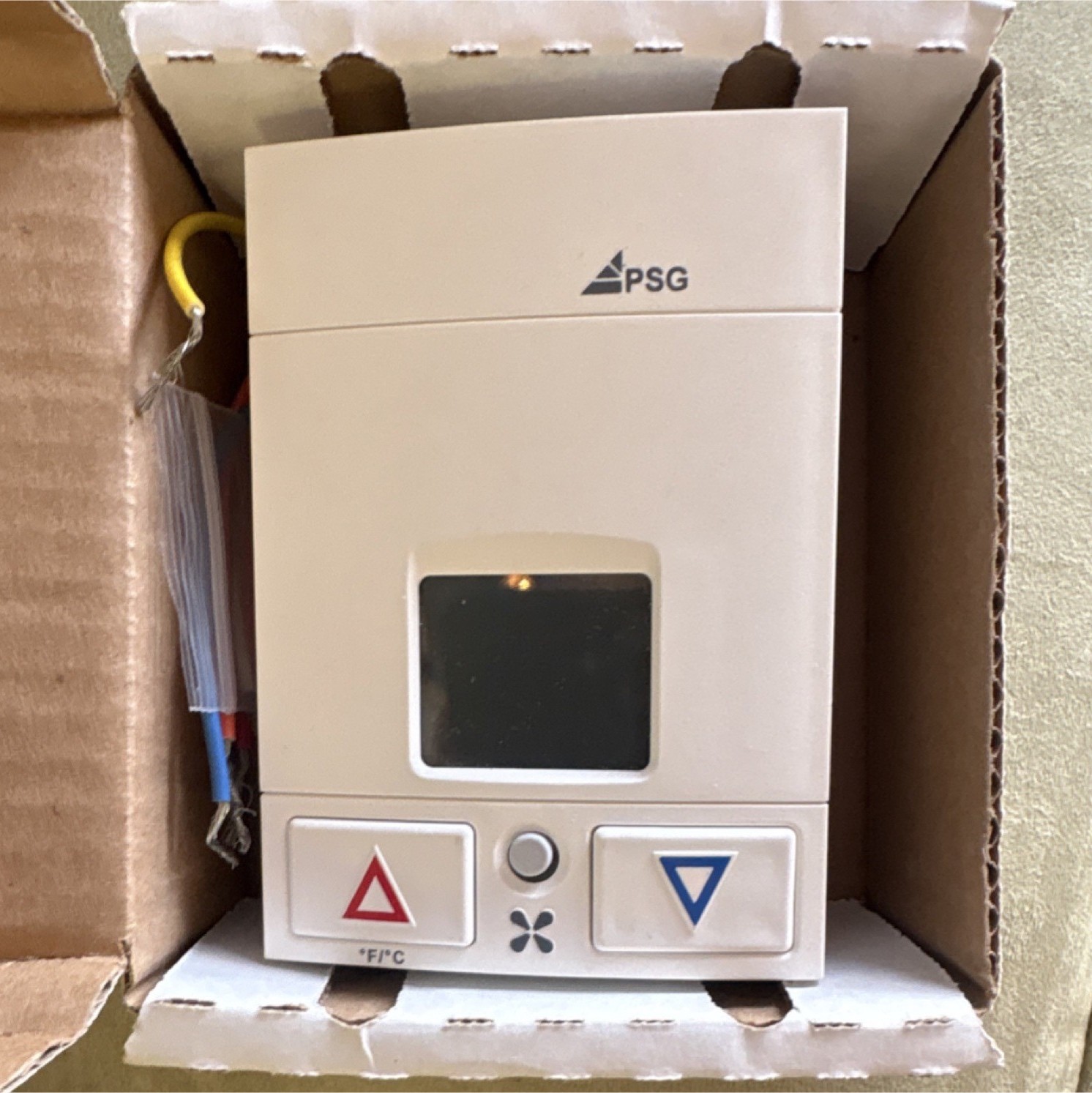 PSG Programmable Thermostat 120 v Push Button Controls Display White
