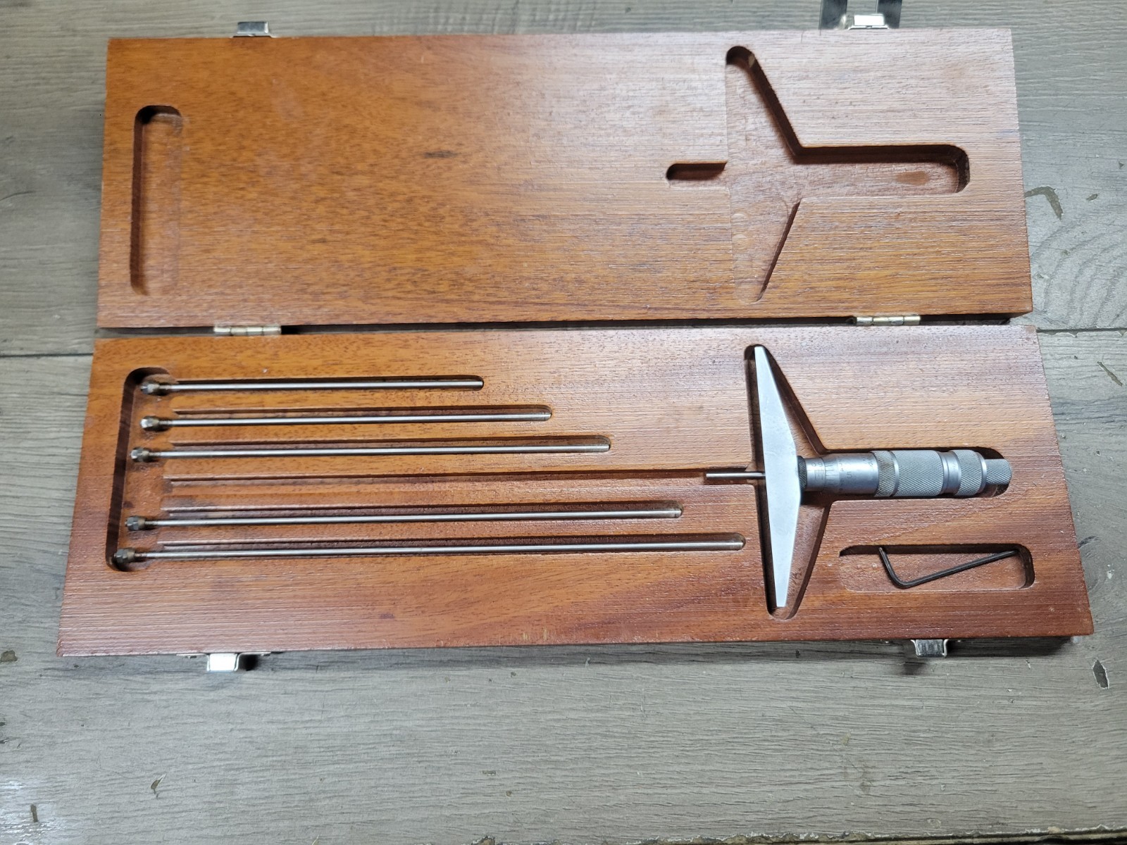 BROWN & SHARPE 0-6" DEPTH MICROMETER X .0001"