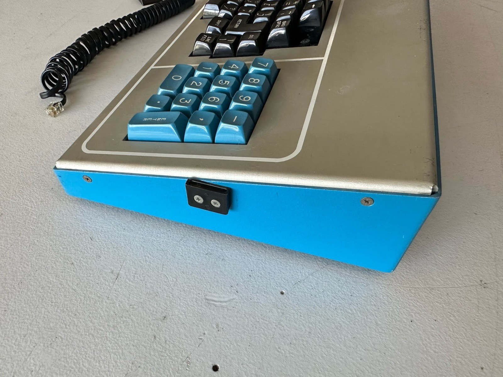 Kaypro II Vintage Portable Computer Keyboard Cable Clasps