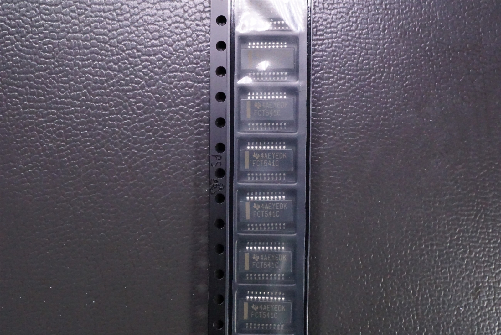 Lot of 15 CY74FCT541CTQCT Texas Instruments 8ch Buffer 3 State Outputs TTL CMOS