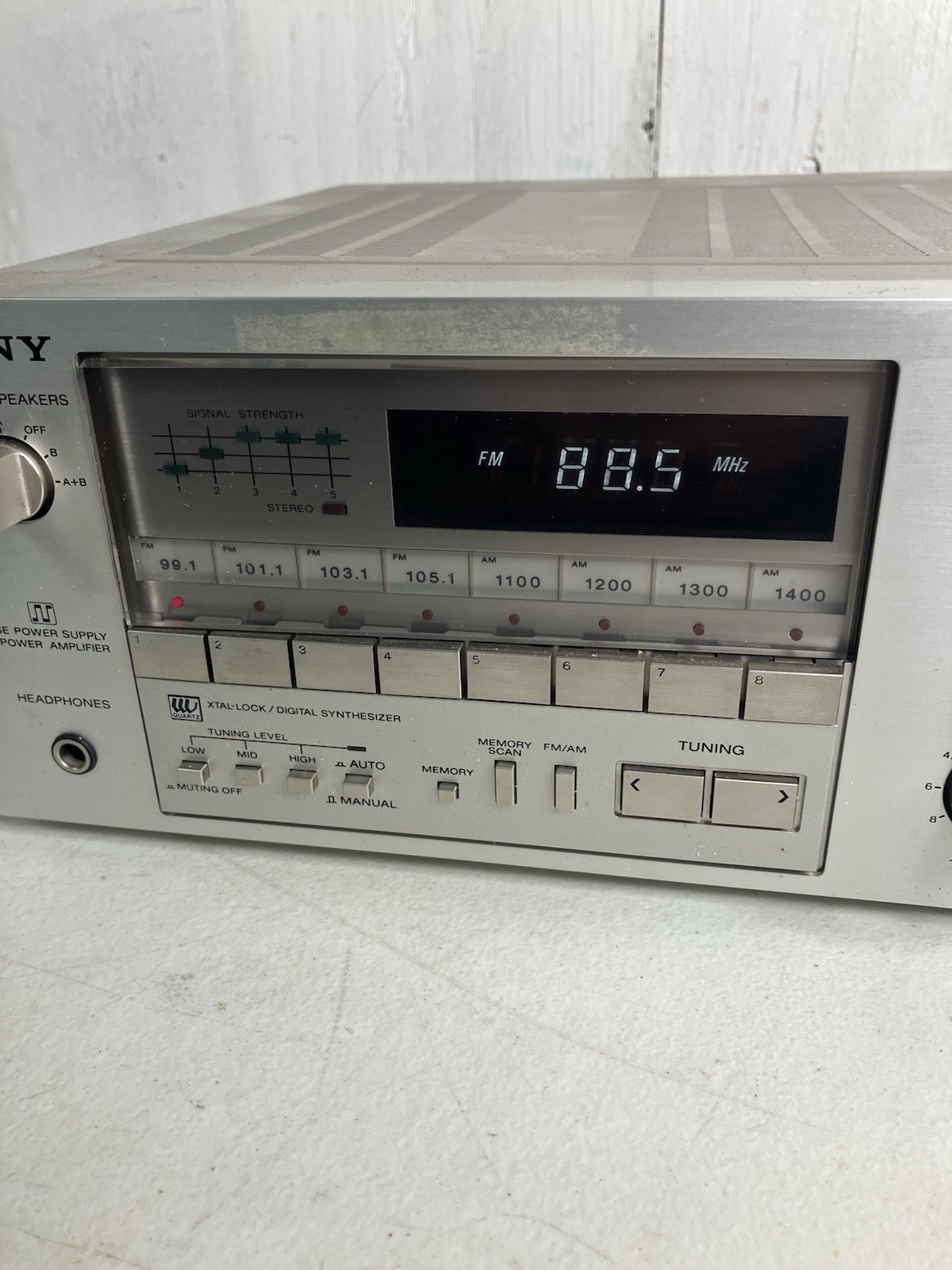SONY STR-V55 AM/FM STEREO RECIEVER