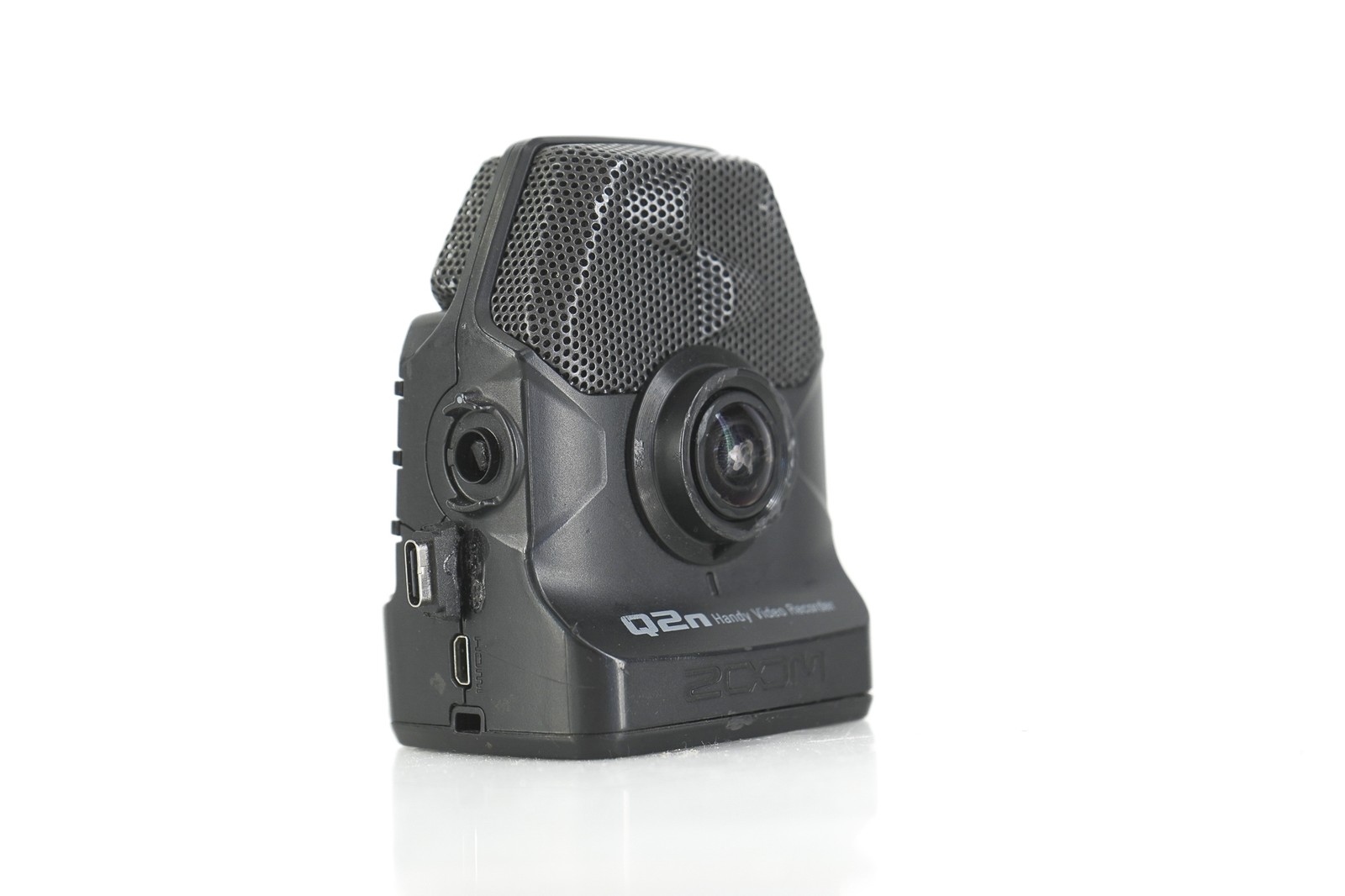 Zoom Q2n Handy Video + Audio Controller - ISSUE