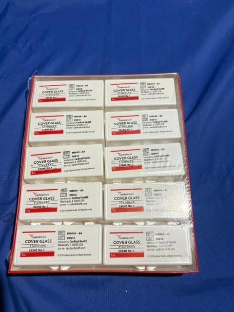 Cardinal Health Microscope Cover Glass: 22x22 mm (Partial 7/10) PN# M6045-8A