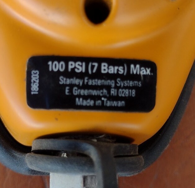 BOSTITCH Pneumatic Air PALM NAILER 186203