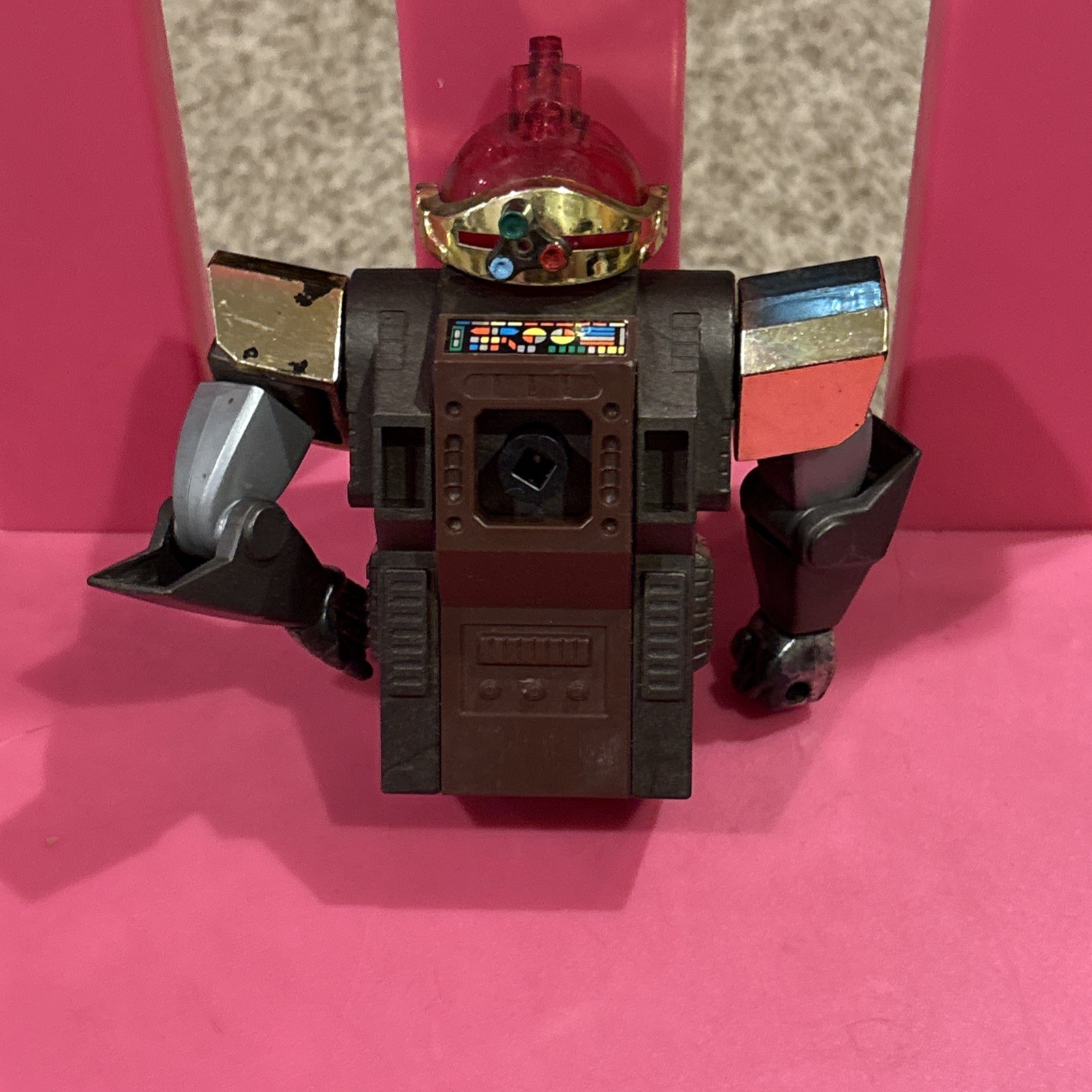 Echo Toys Ro-Warrior Robot Toy Part - Head And Torso With Battery Cover