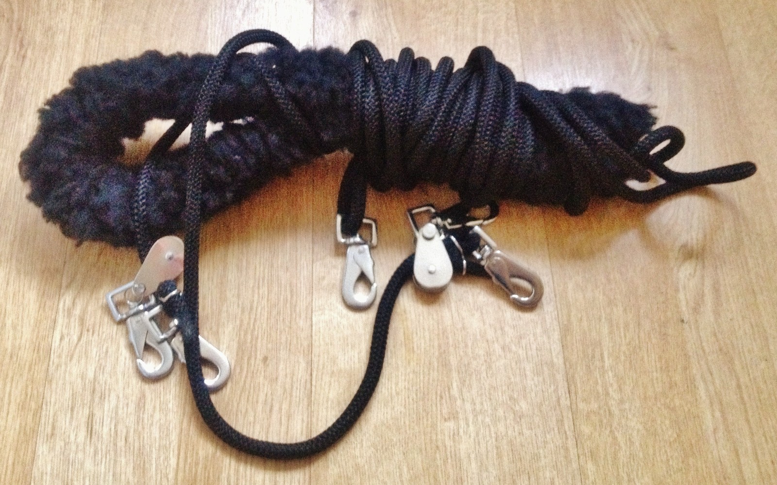 Horse Lunging Training Riding Aids  Black + Synthetic Training roller