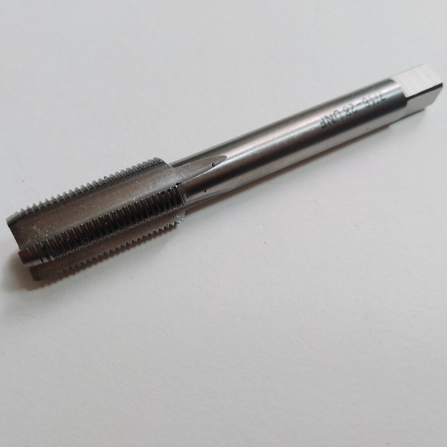 US Stock 7/16" - 28 HSS Right Hand Tap 7/16 - 28 TPI M803