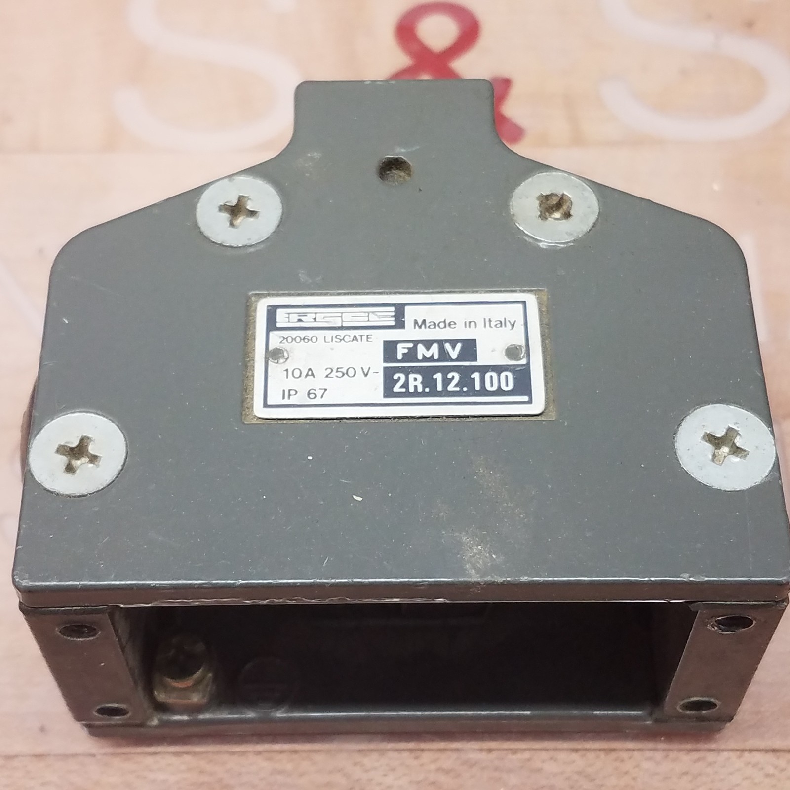 ERSCC 20060 Liscate Switch, FMV, 10A, 250V, IP67 - USED