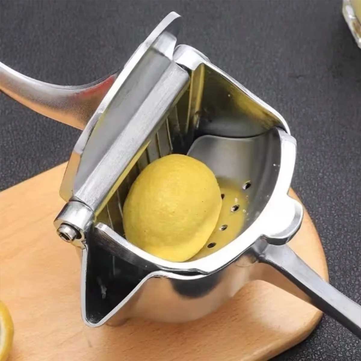 Portable Handheld Aluminum Juicer Fresh Fruit Juice Squeezer