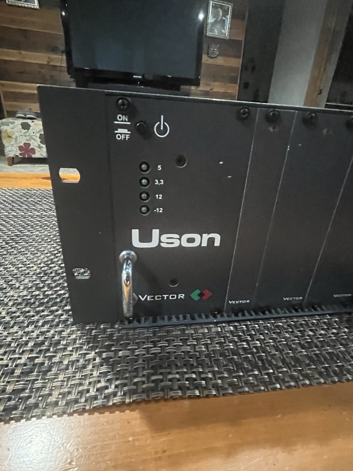 🇺🇸USON VECTOR, 51999 Mount Rack w/ Power Supply