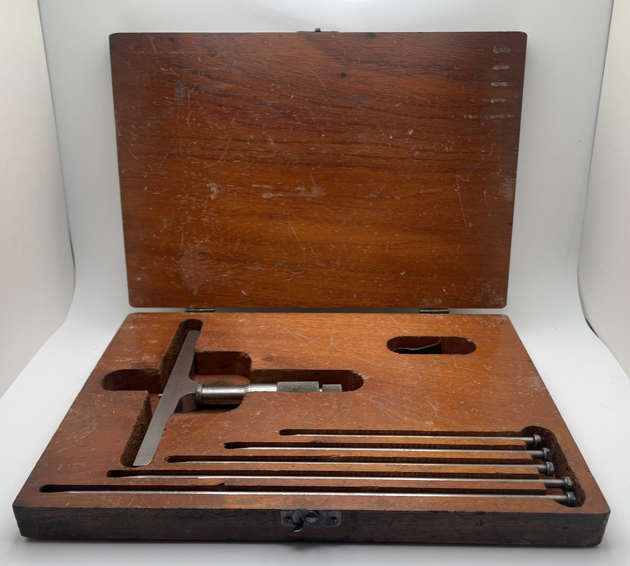 *NICE* Lufkin Rule Co. 0-6" Depth Micrometer Set No. 515 W/ Wooden Case - .001"