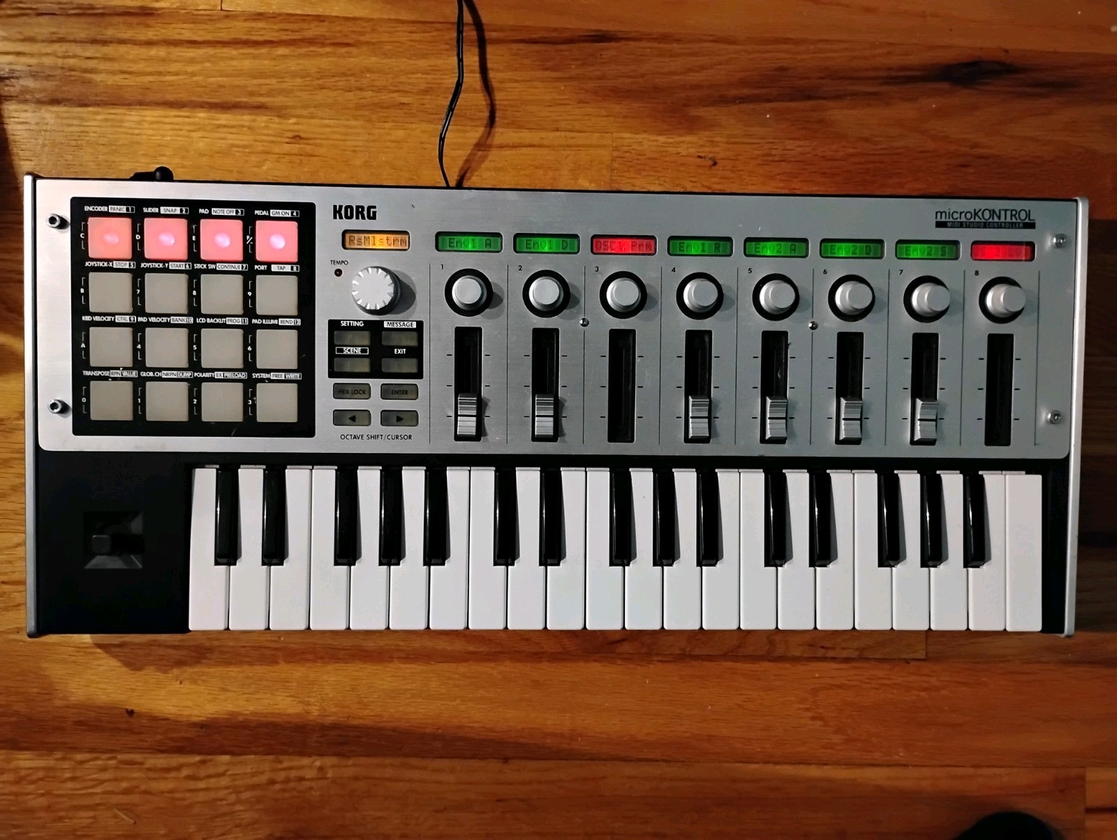 Korg microKONTROL Midi Studio Controller 37-Key USB Keyboard