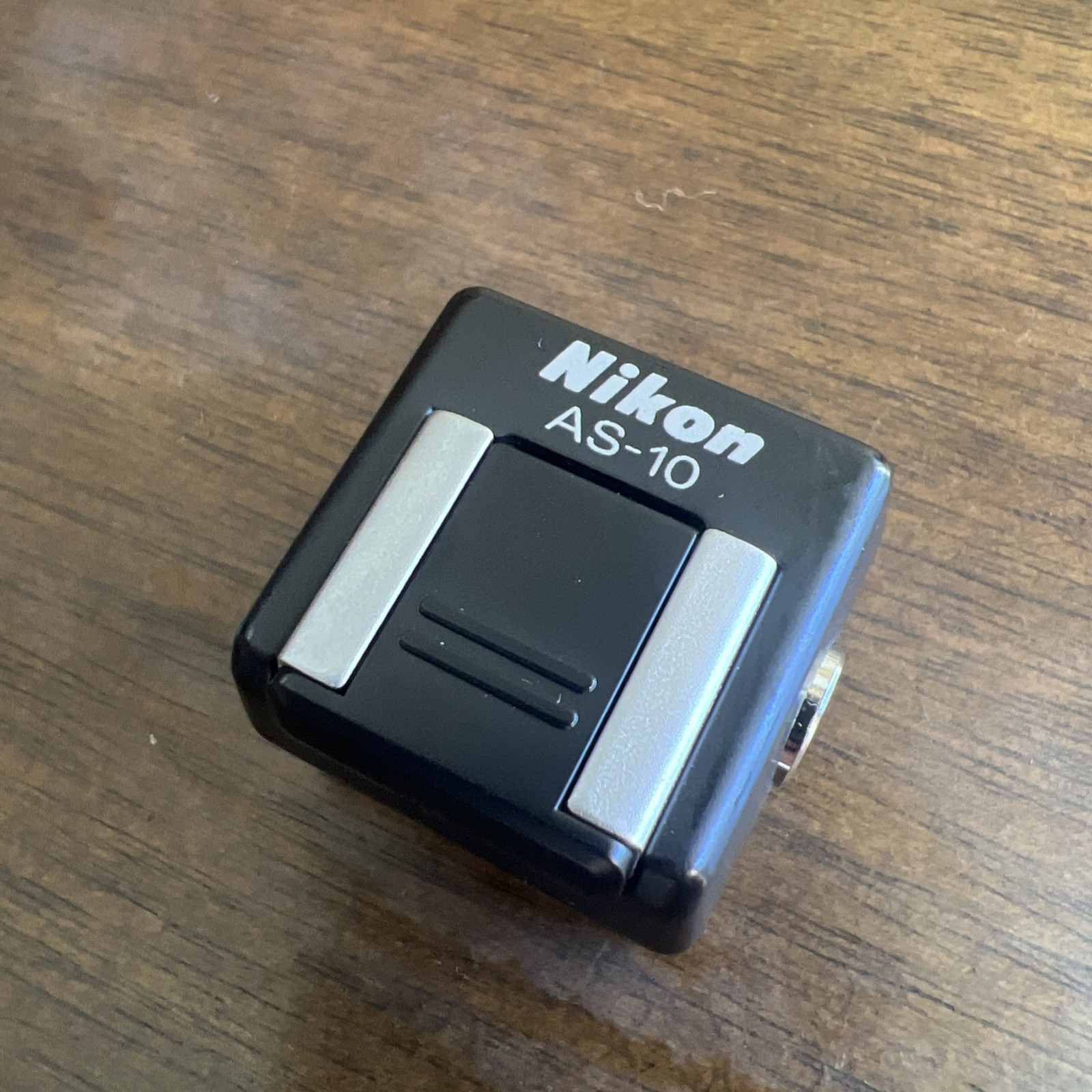 Nikon AS-10 TTL Multi-Flash Adapter