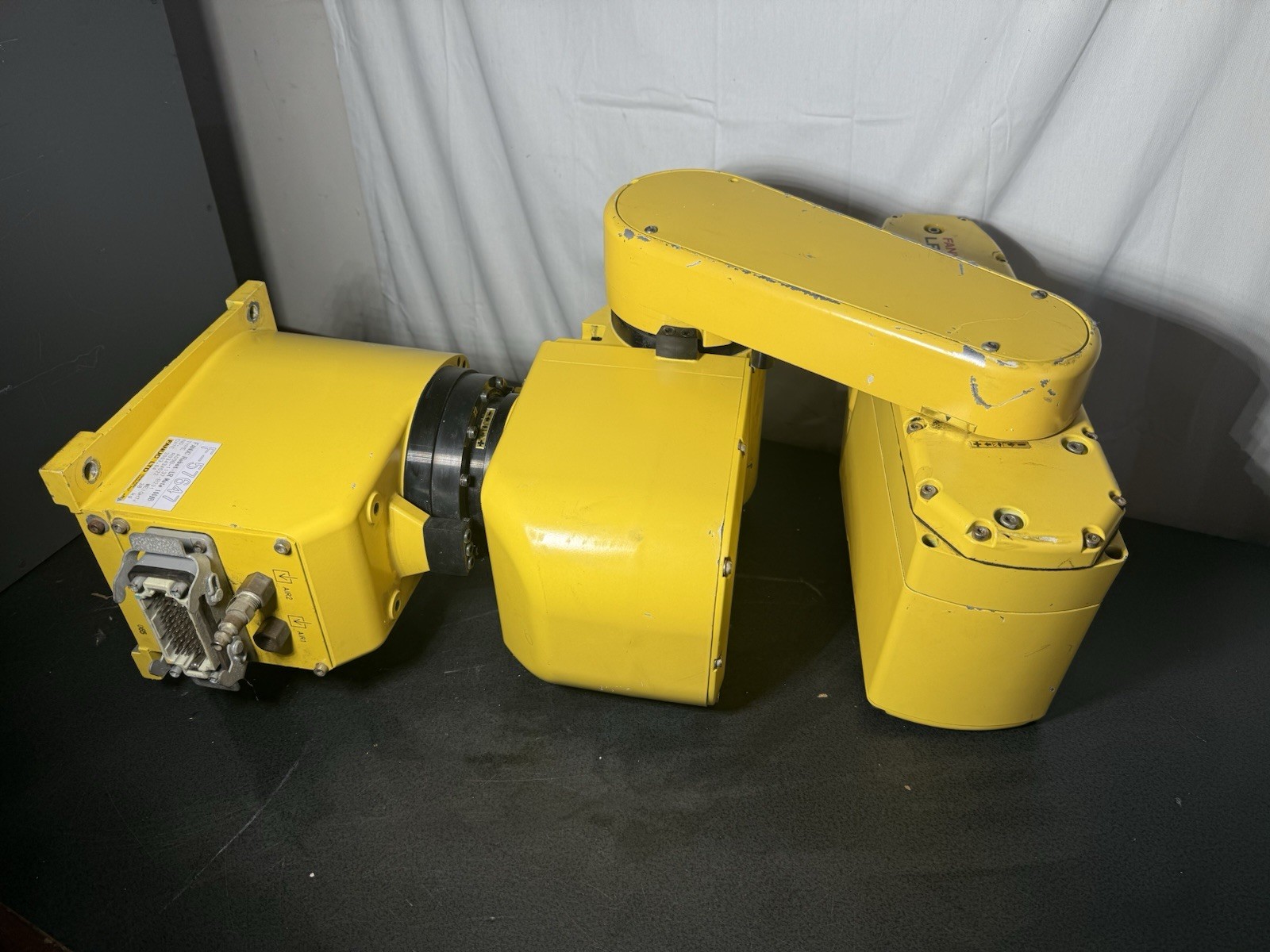 Fanuc LR Mate 100iB With J3IB Mate Controller Untested