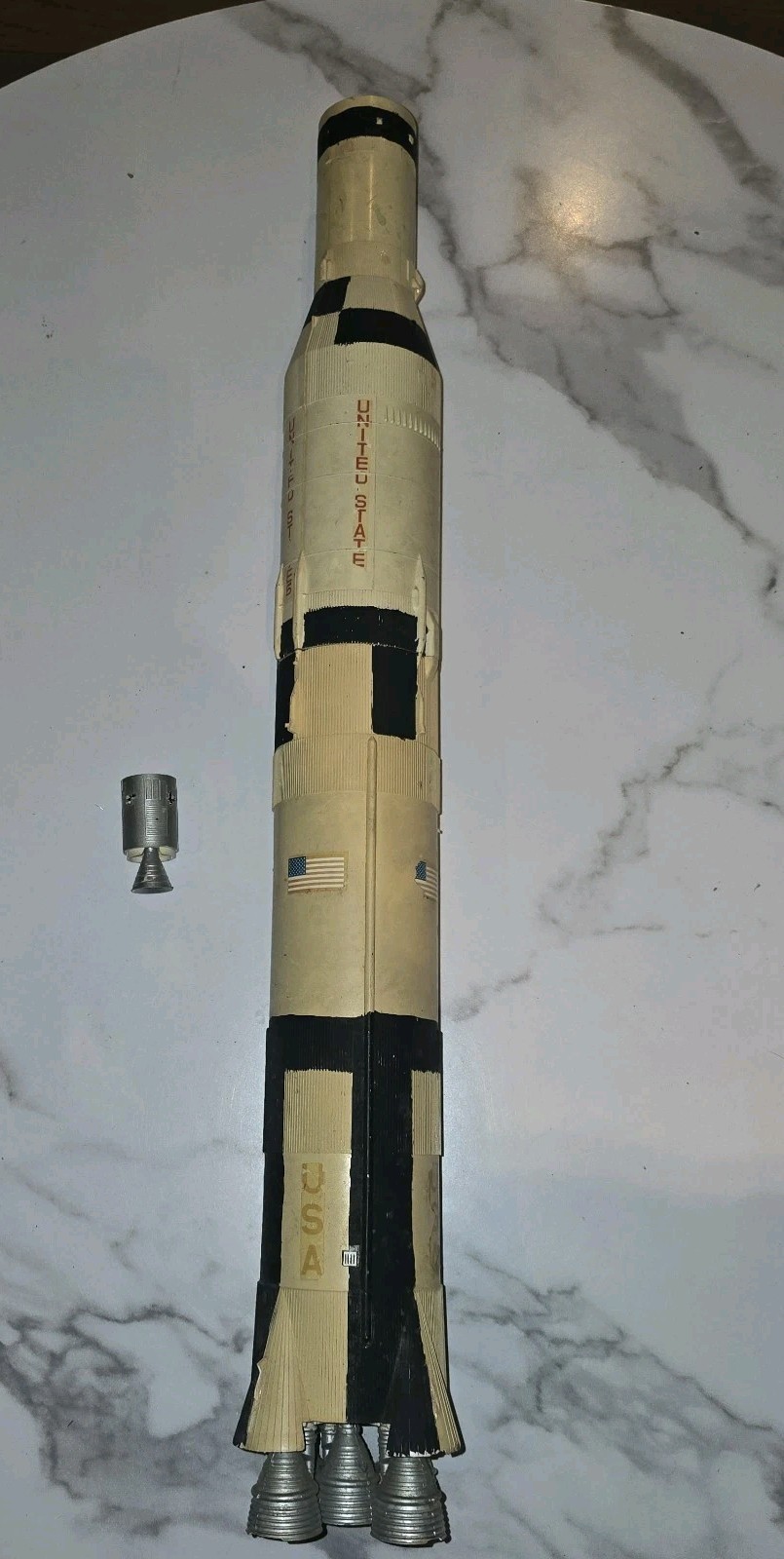 1970s LARGE NASA USA SATURN V APOLLO 11 MOON ROCKET MODEL 23" Read Description