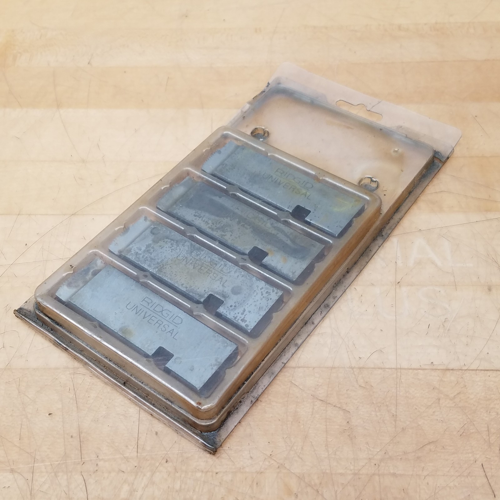 Ridgid 47740 Alloy Steel Universal Die Set, 1/4" - 3/8", RH, Set of 4 - USED