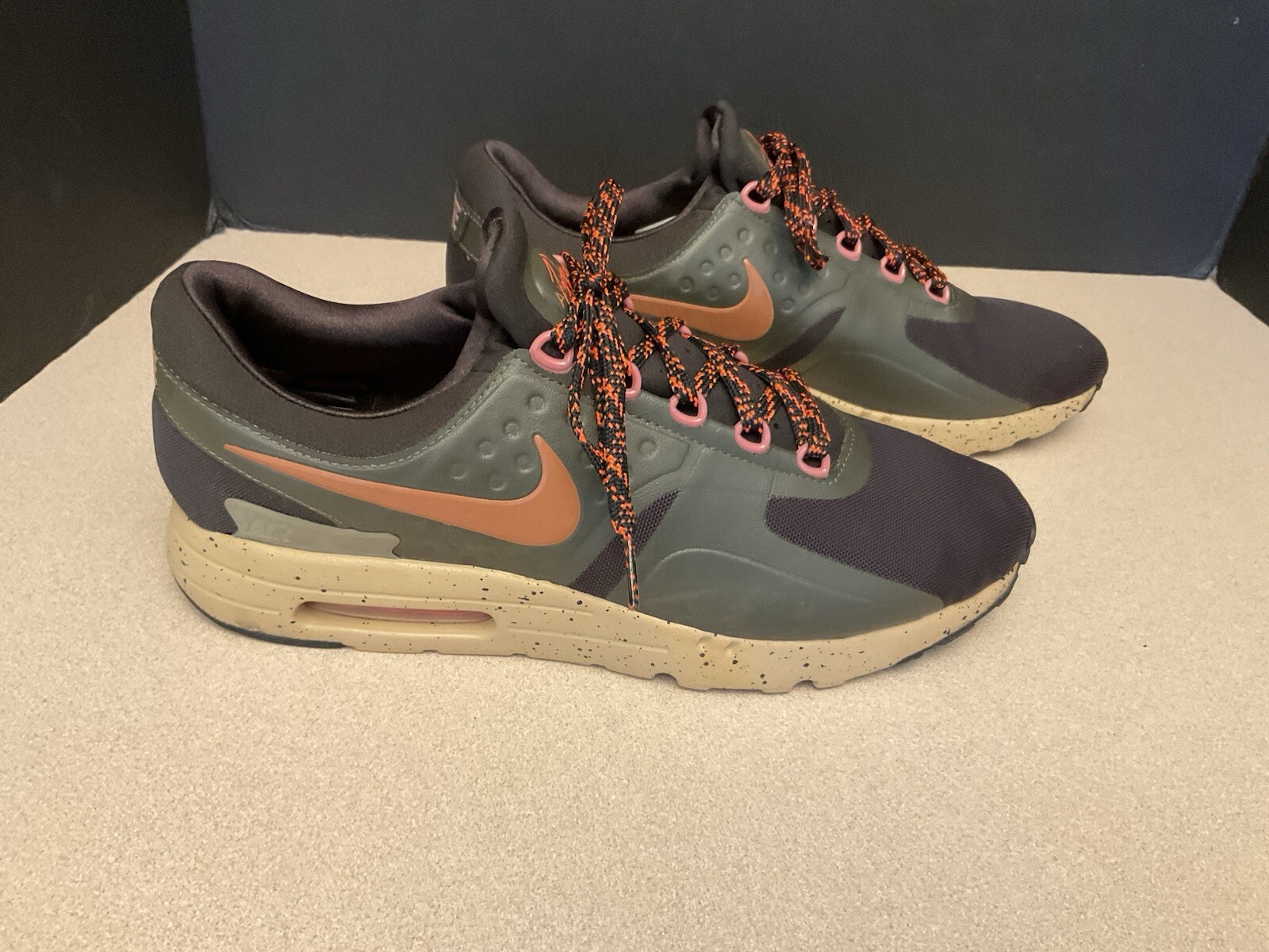 New! Mens Nike Air Max Zero Velvet Brown/Dusty Peach Running Shoes. Size 11.5.