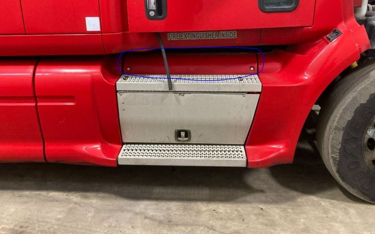 Peterbilt 587 FIBERGLASS Right/Passenger UNDER DOOR Panel