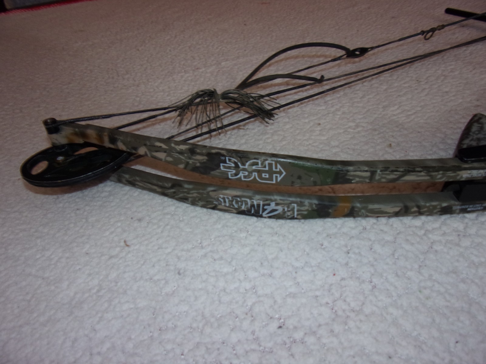 PSE Archery F-4 Maxis Compound Bow