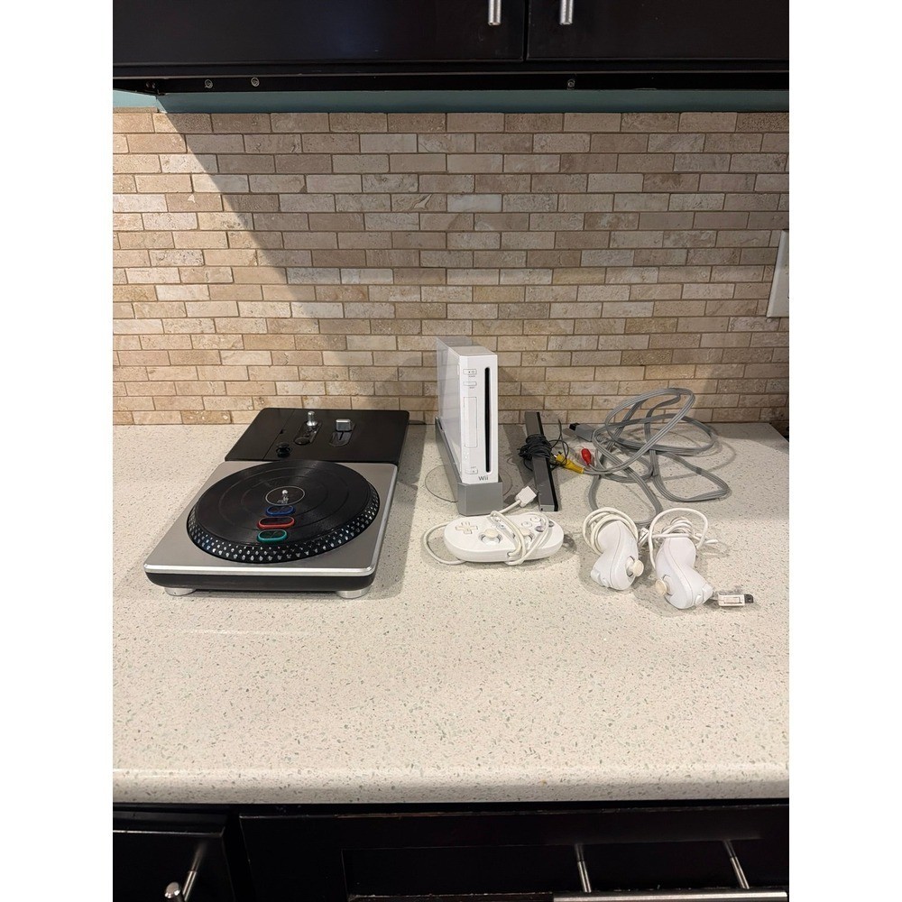 Nintendo Wii Console Bundle with Accessories