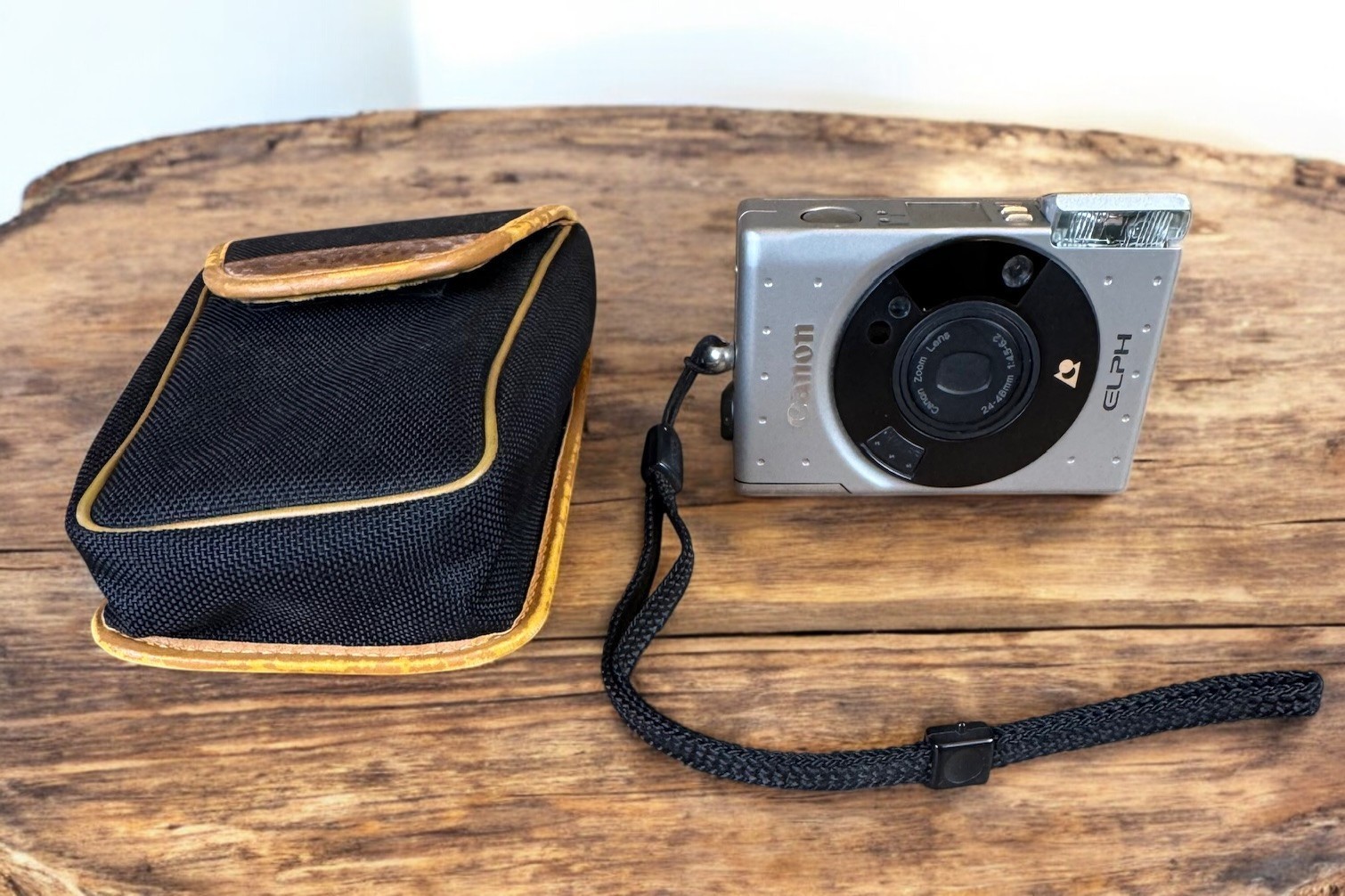 Canon ELPH Zoom APS Film Camera 24–48mm f/4.5–6.2 Gold – Parts/Repair  **READ**