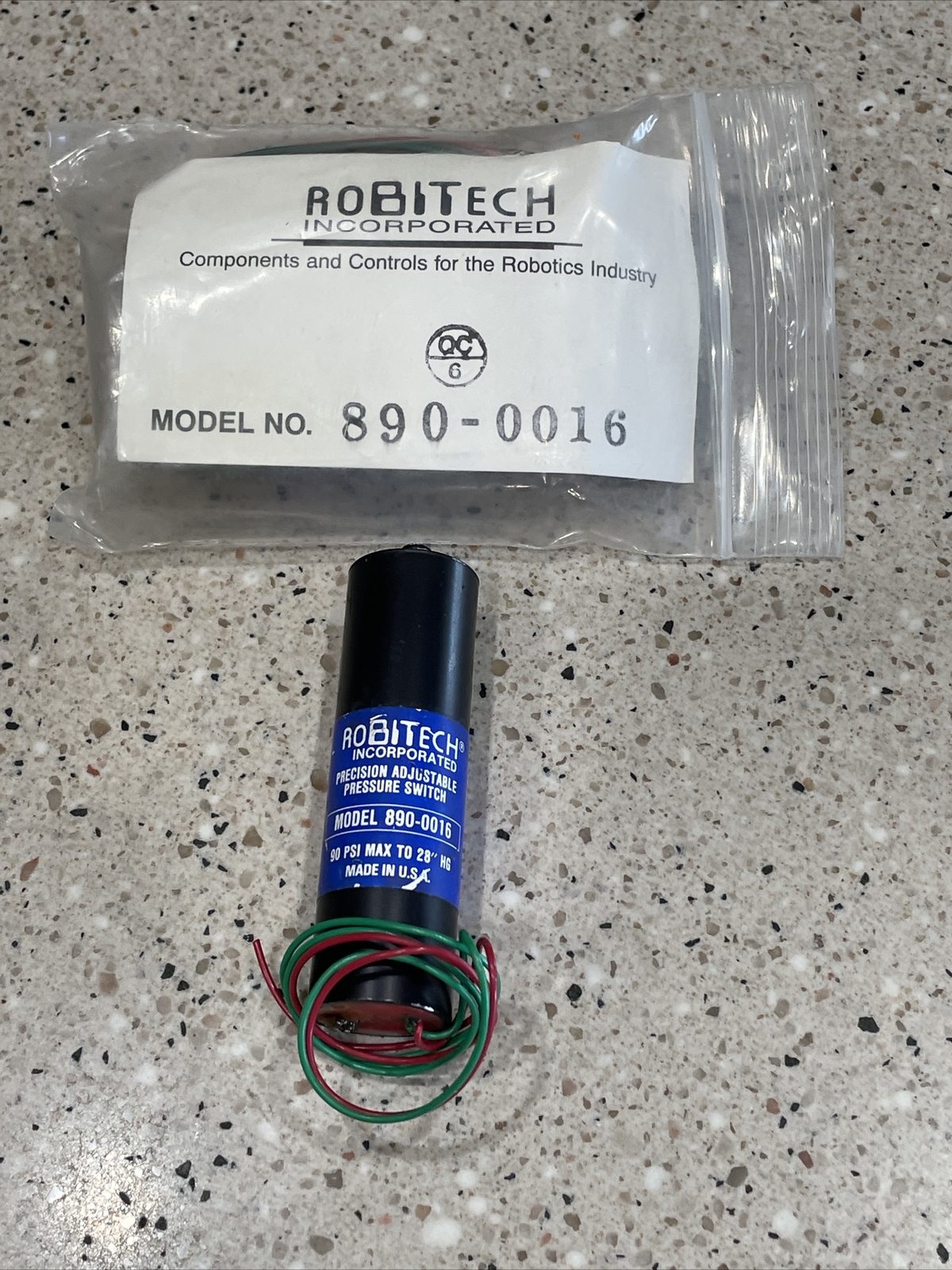 *NEW* ROBITECH 890-0016 Precision Adjustable Pressure Switch 90 psi Max