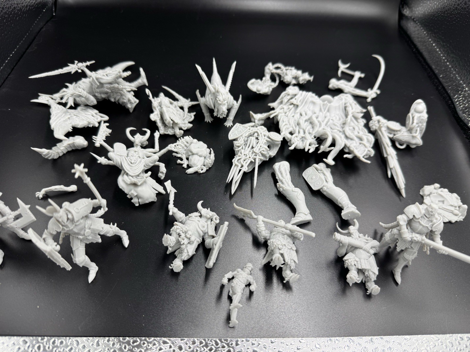 Comp W/Trench Crusade Cult of the Seven Headed Serpent and all bases! Fast Ship!