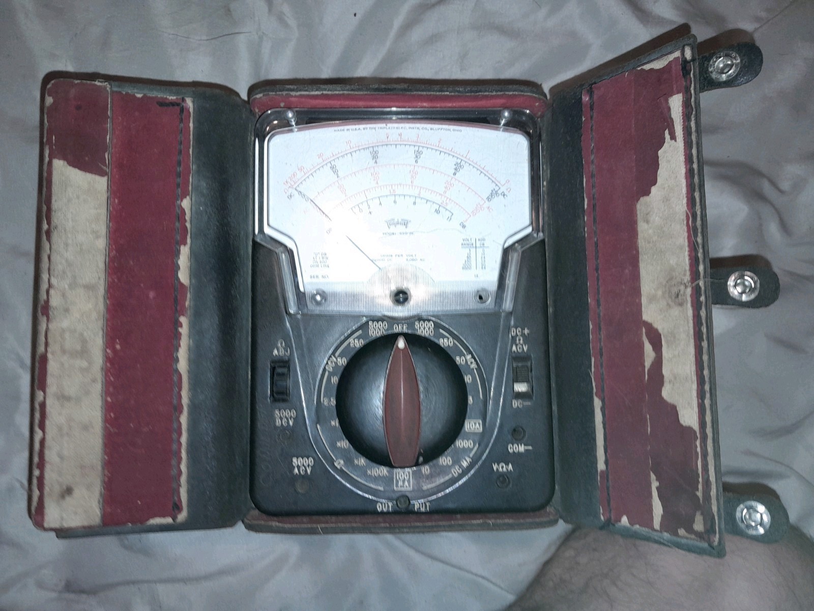 VTG Triplett 630-PL Analog Electric Test Meter Comes w/ Leather Case No Leads