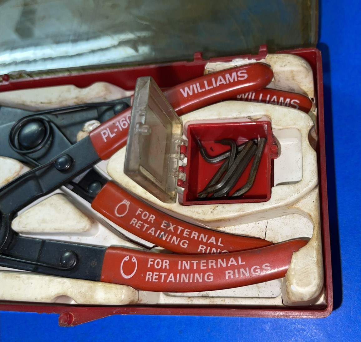 WILLIAMS CO TOOLS SNAP RING INTERNAL AND EXTERNAL PLIERS SET