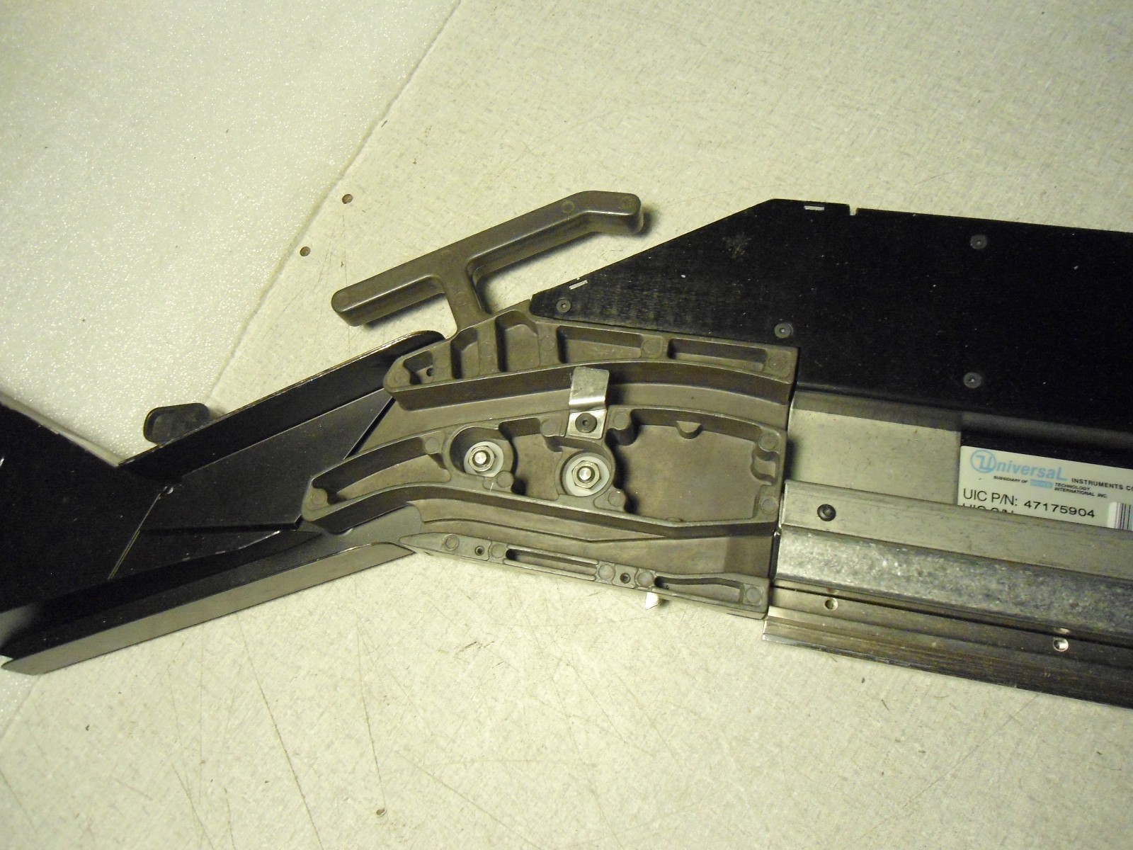 Universal Instruments Feeder 47175904