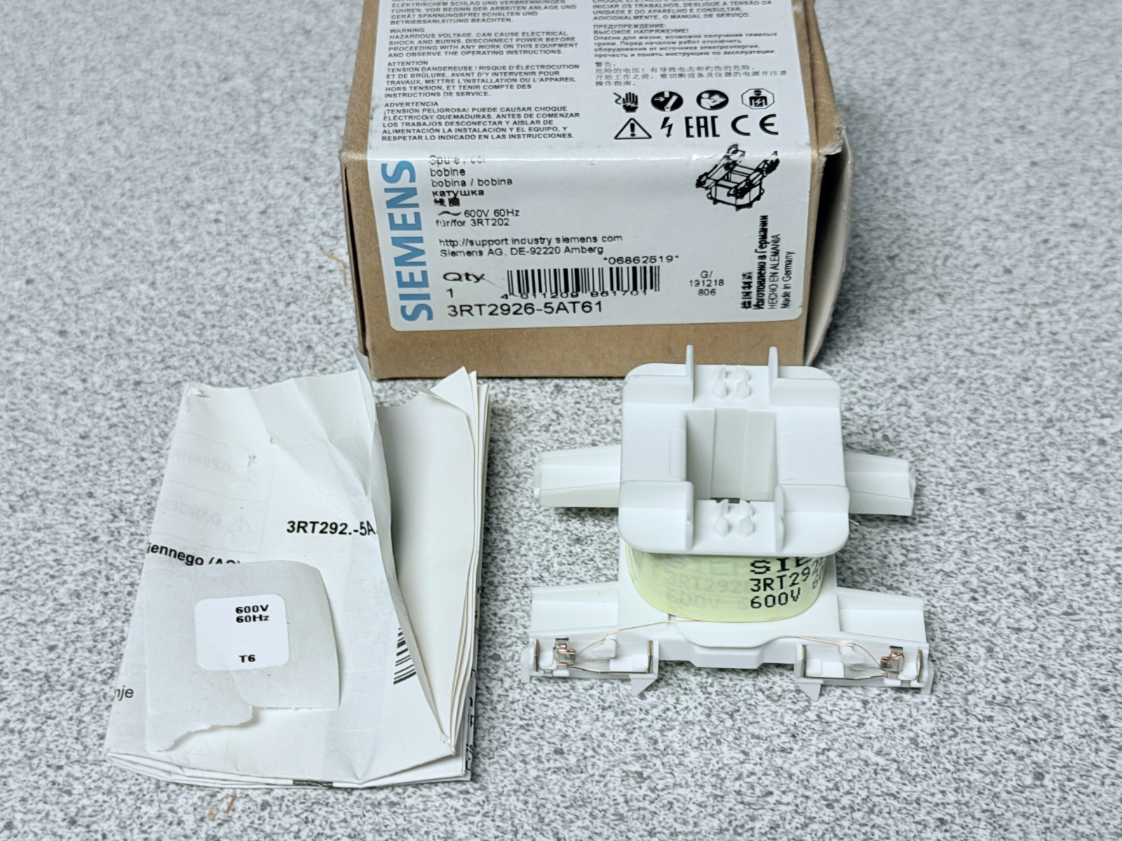 NEW SIEMENS 3RT2926-5AT61 Coil 600V 60Hz