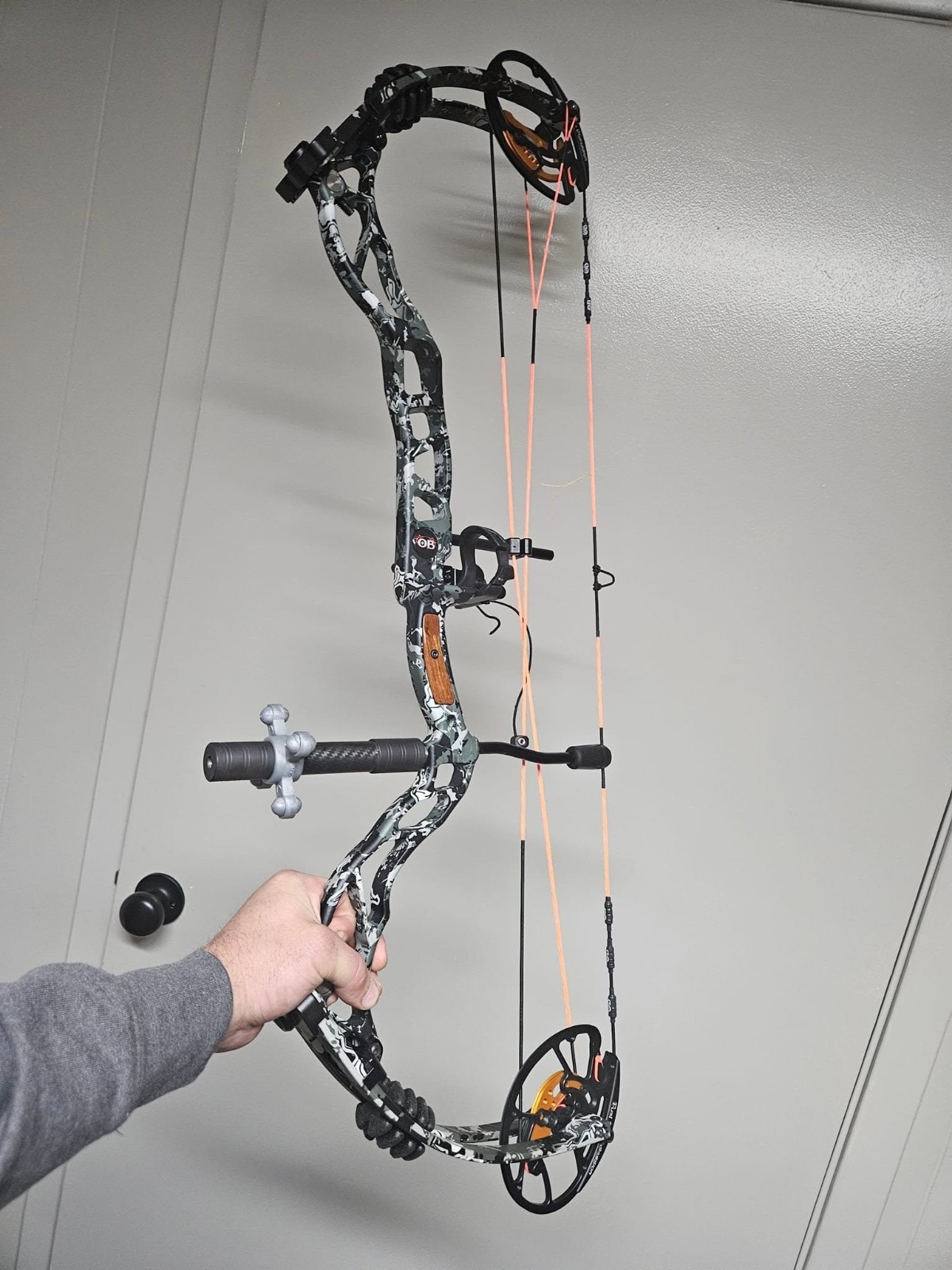 Obsession TM 33, Realtree Greyscale, RH, Draw 24.5”–30”