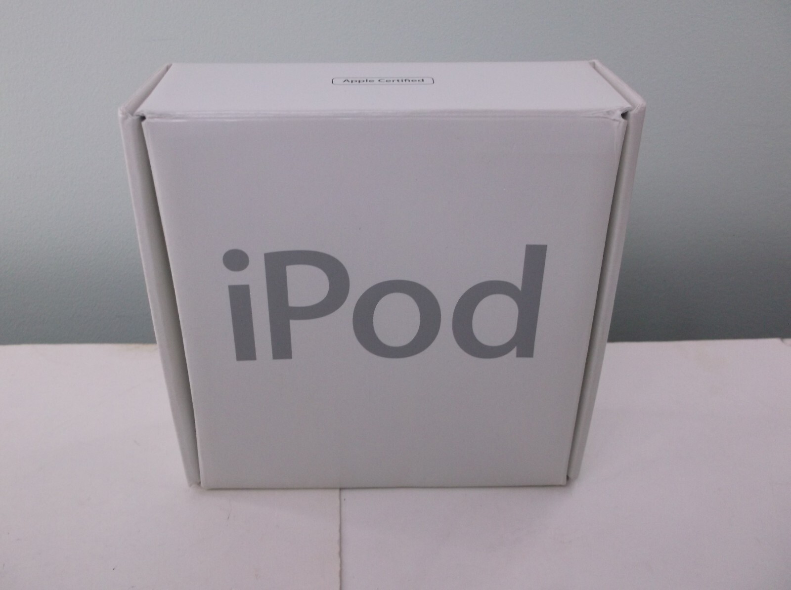 Apple iPod Touch 1st Generation Model A1213 8GB ( PARTS ONLY) AS IS