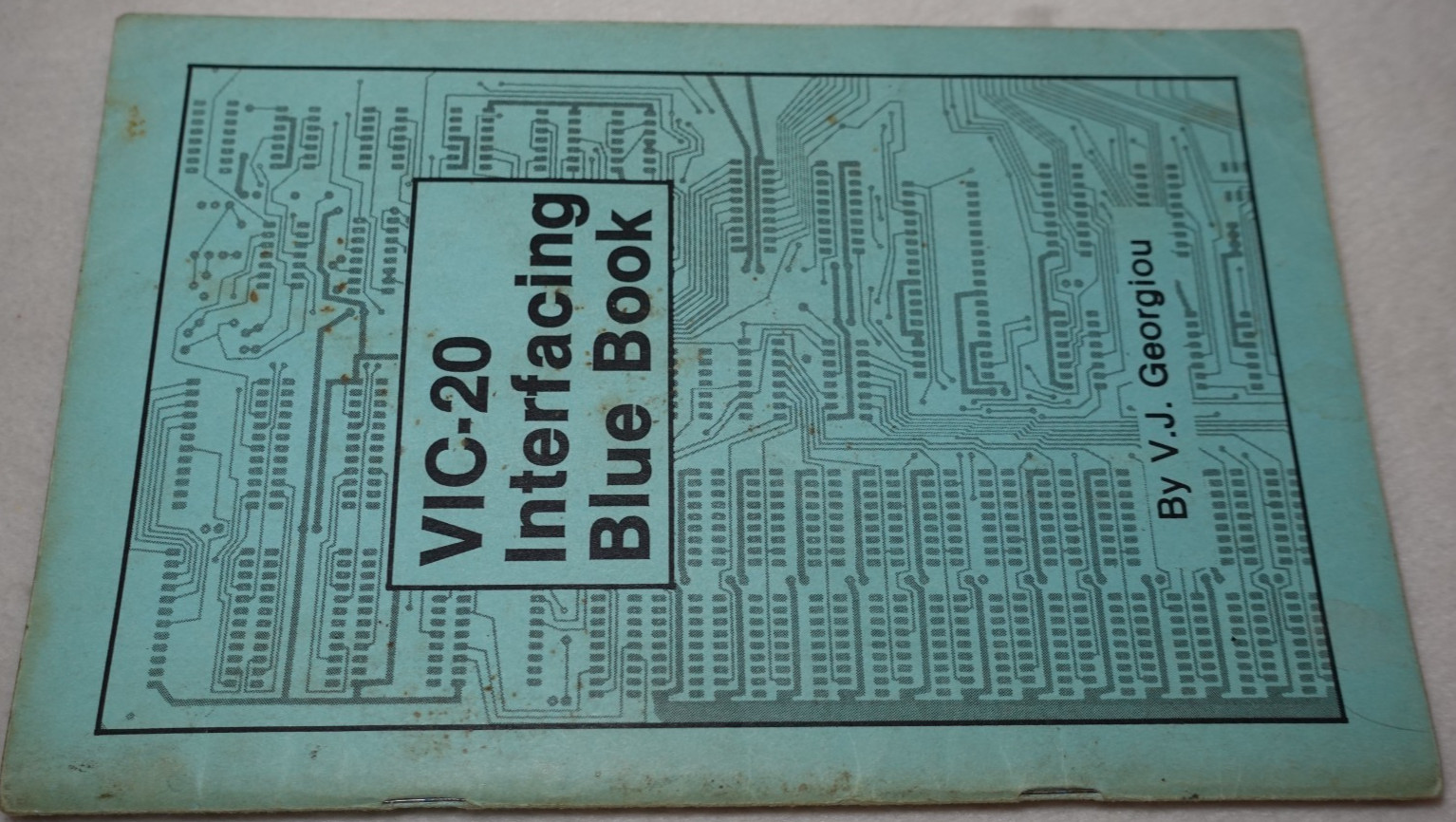 VIC-20 Interfacing Blue Book Commodore V.J. Georgiou 1982 Paperback Book