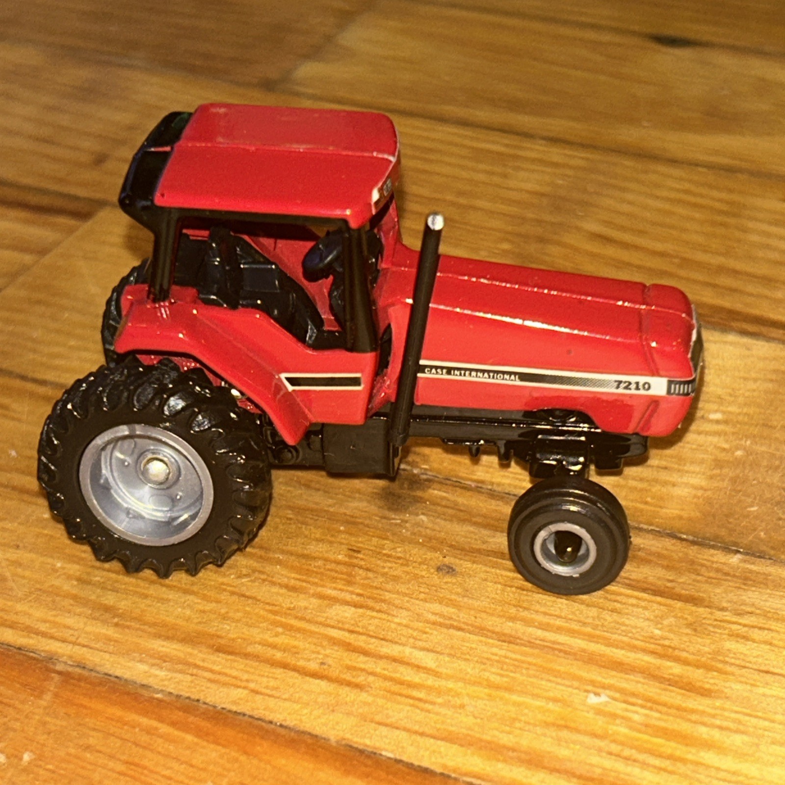 Ertl 1:64 International 7130 Tractor W/Wide Front & Cab A3