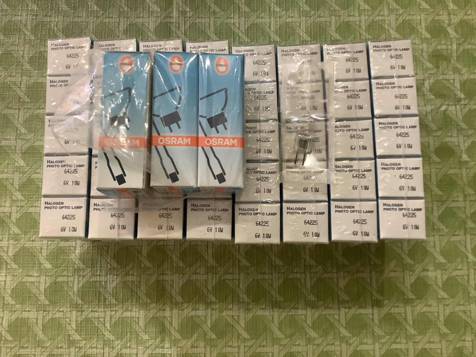 64225 OSRAM LOT OF 43