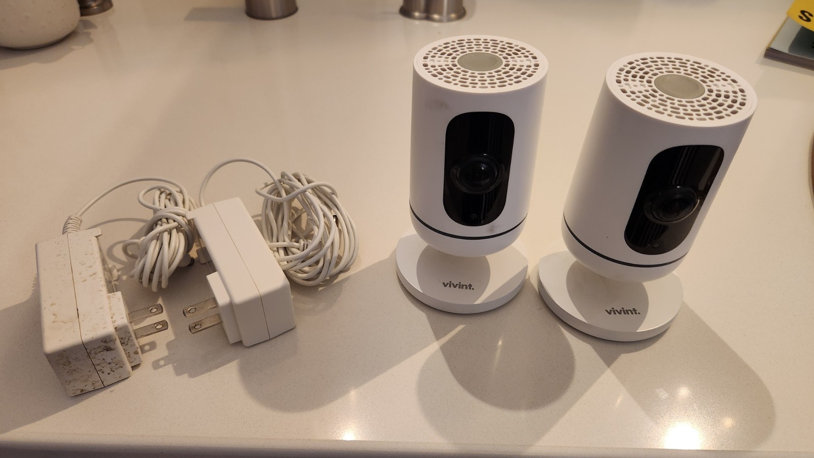 Vivint Ping Indoor 1080p Wi-Fi Security Camera V-CAM1 With Power Supply