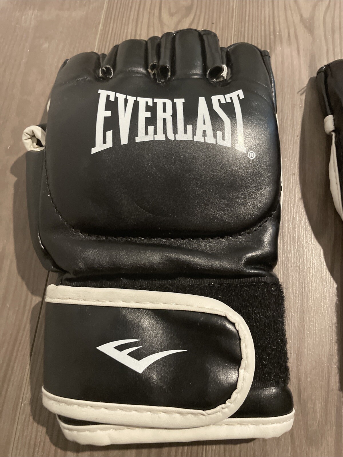 Everlast Grappling MMA Sparring Gloves, Black Size Large Extra Large