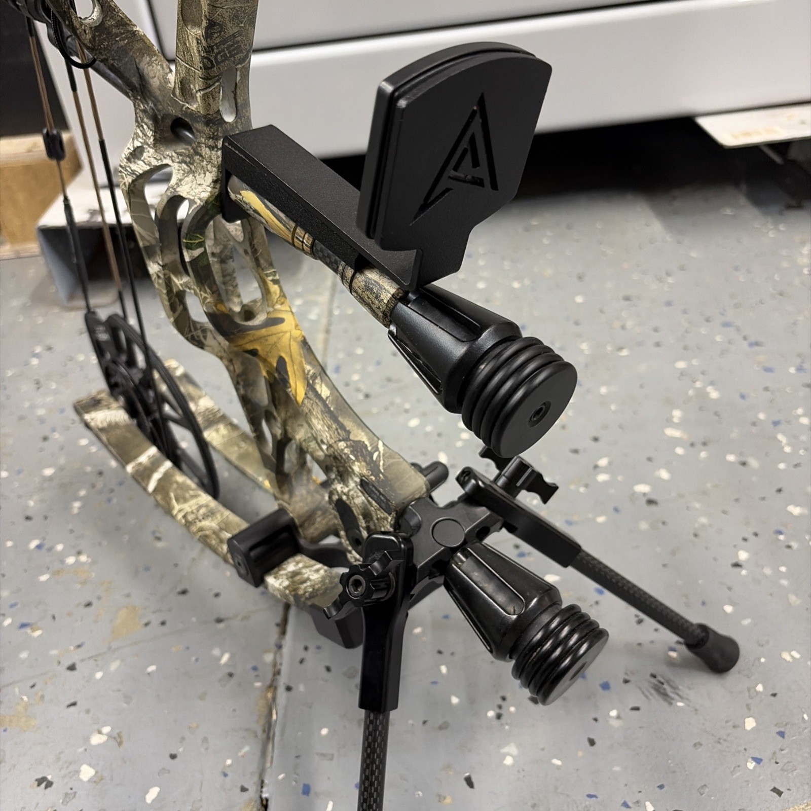Hoyt Alpha X 30 Camo Compound Bow Package FULLY LOADED