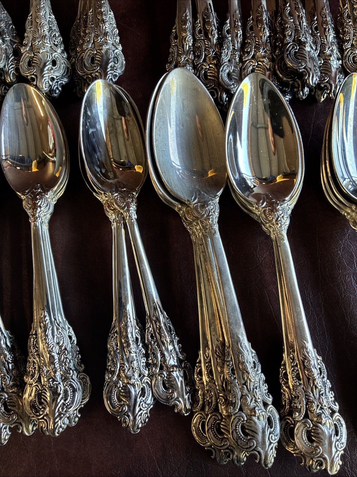 Baroque By Godinger 91 Piece Silver Plated Flatware Set