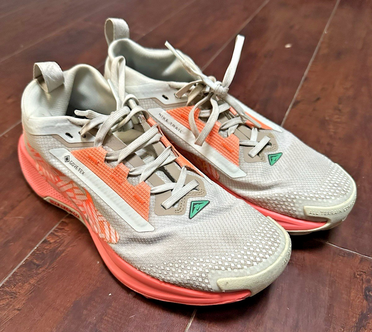 Nike Pegasus Trail 5 GORE-TEX Trail Mens 7 Women 8.5 Orange Hiking Sneakers