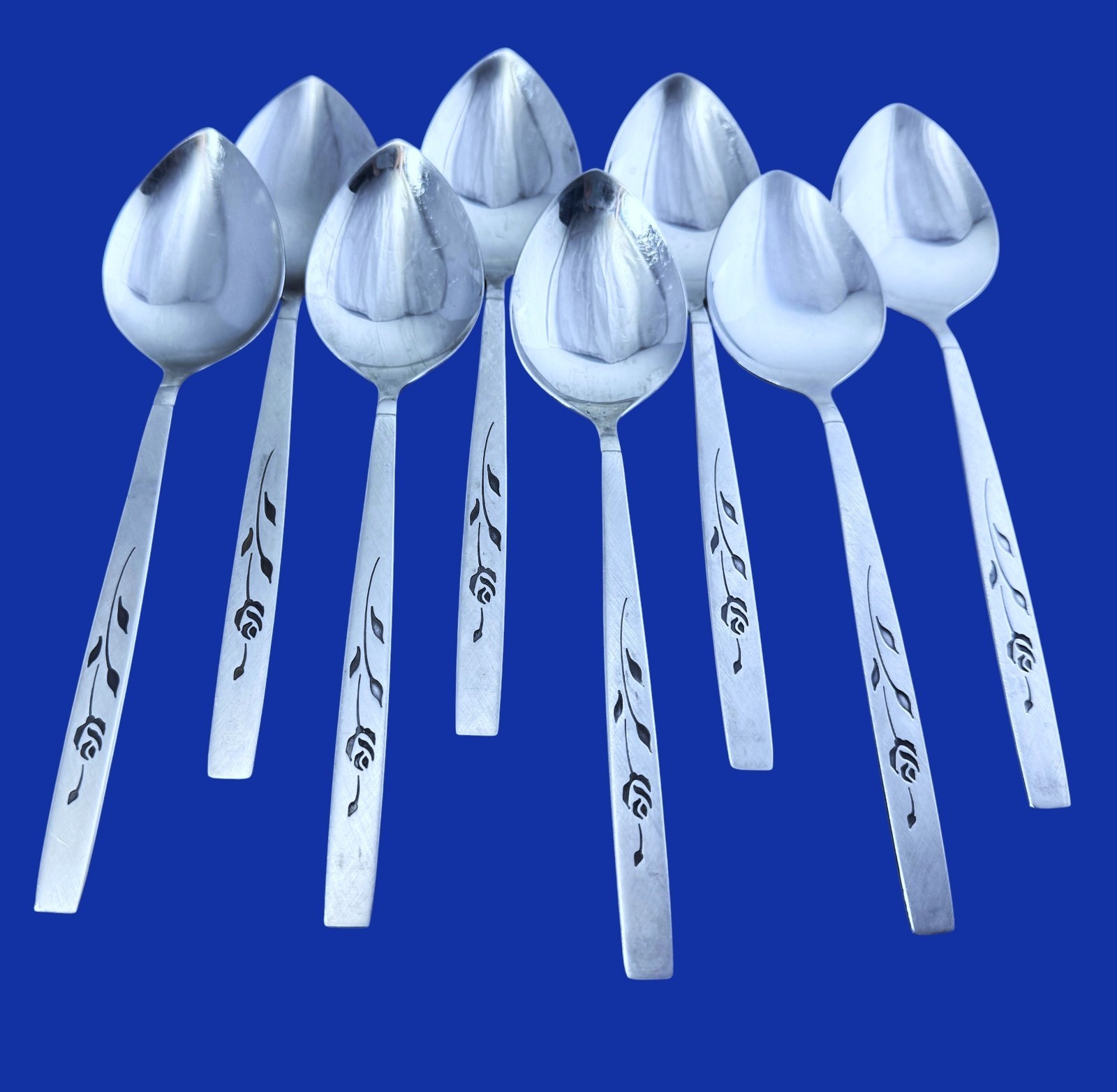 Oneida CAPISTRANO Deluxe Oneidacraft Stainless -- Set of 8 Place Oval Soup Spoon