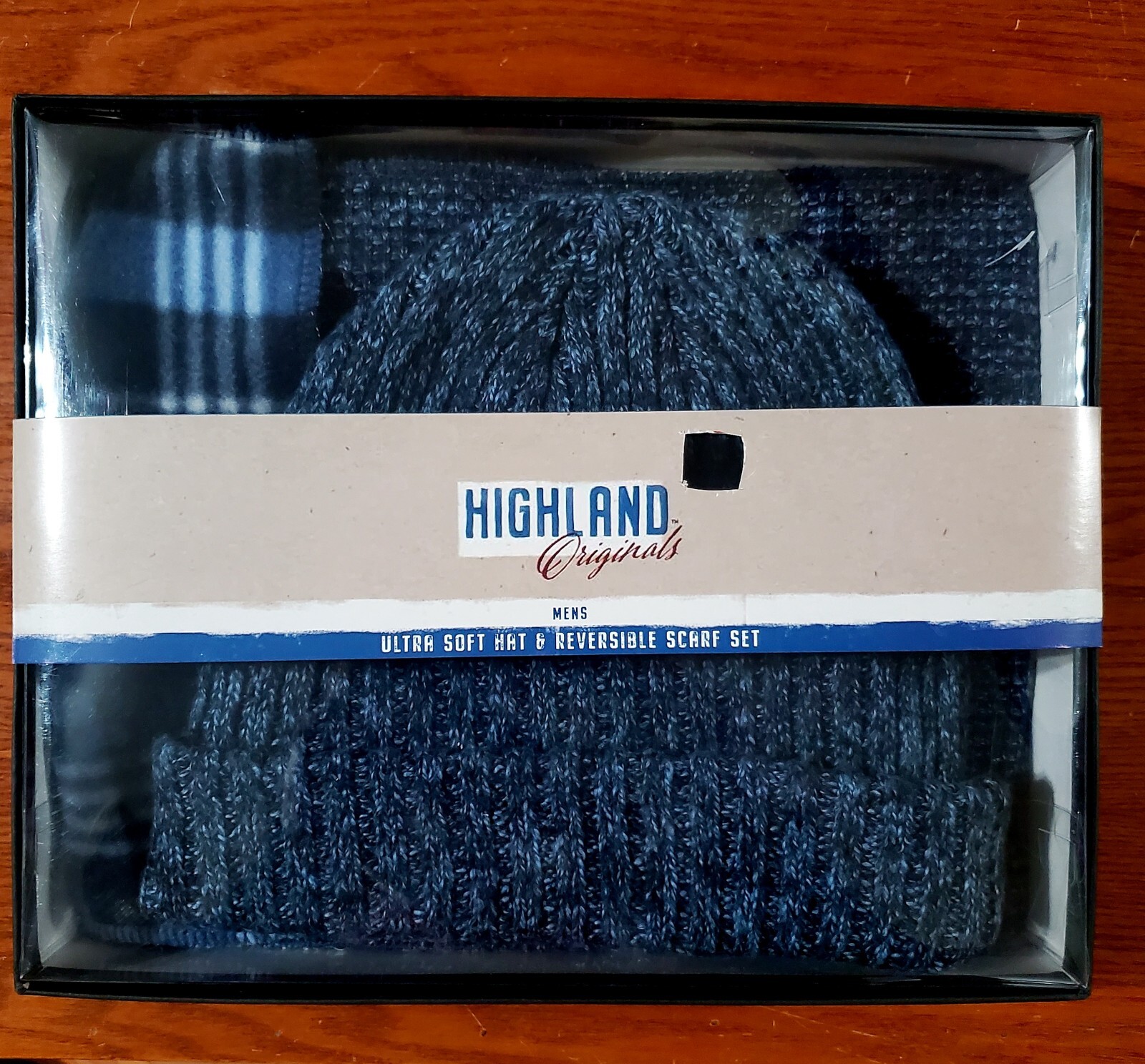 Highland Originals Men's Ultra Soft Hat & Reversible Scarf Set.