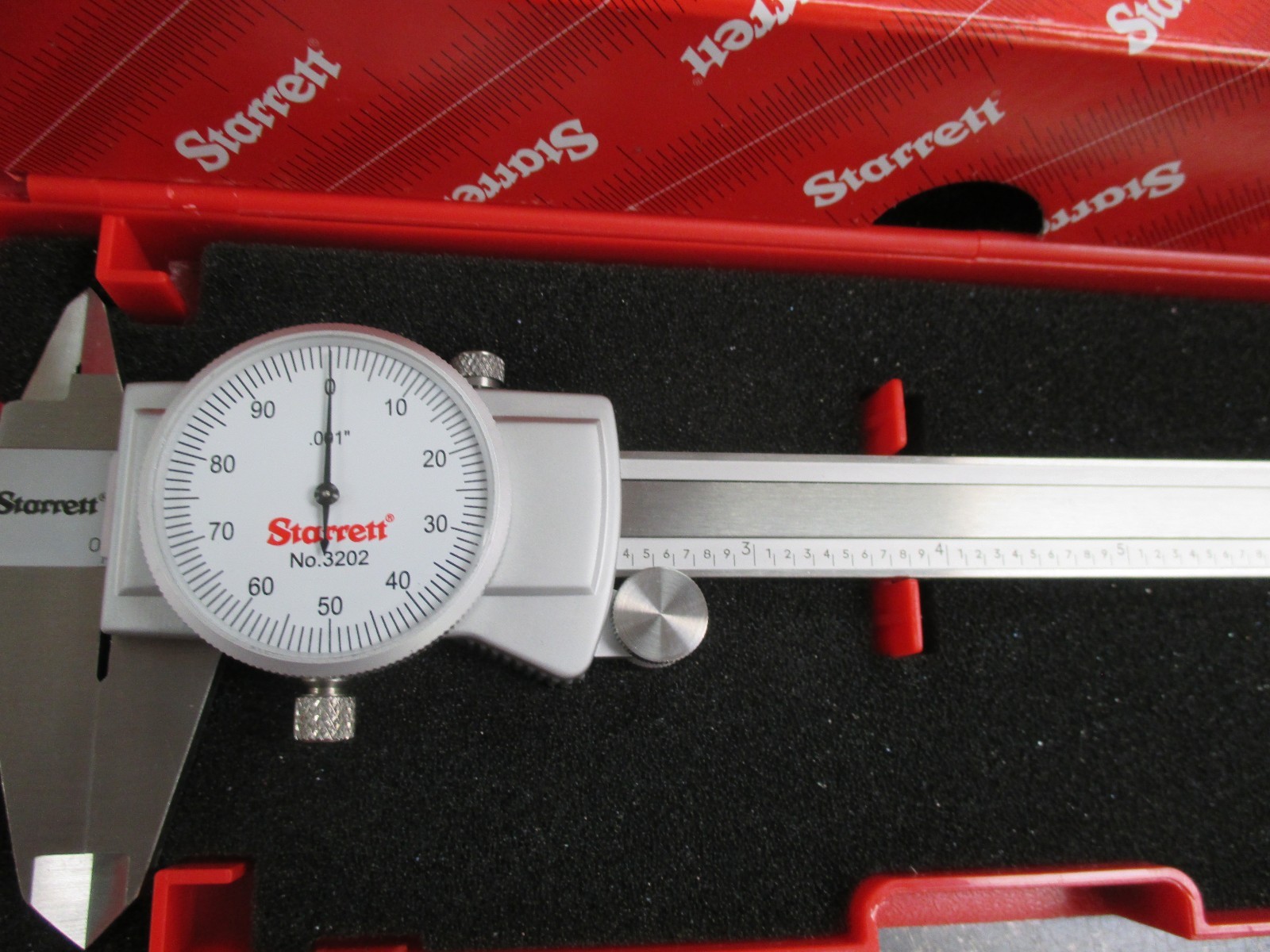 NEW Starrett 0-6" White Face Dial Caliper #3202-6