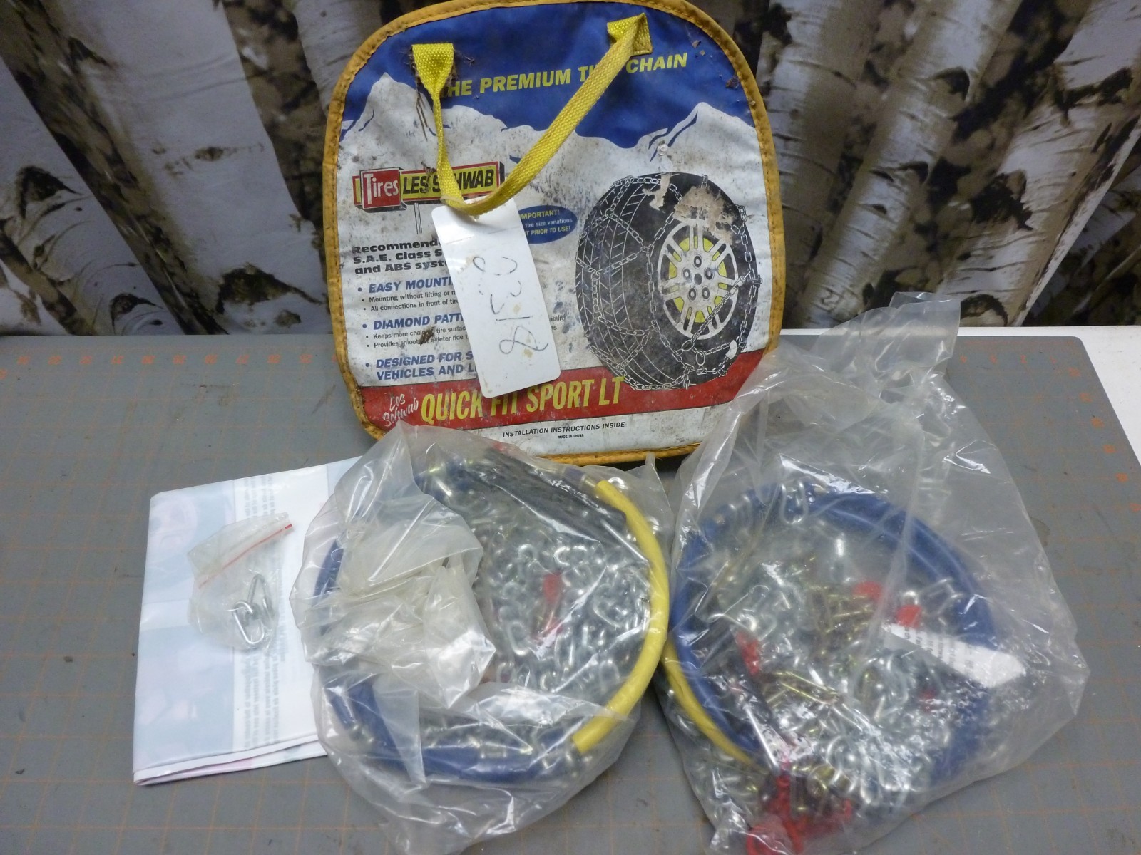 2318 Les Schwab Quick Fit Sport LT Light Truck/SUV Tire Chains, Unused